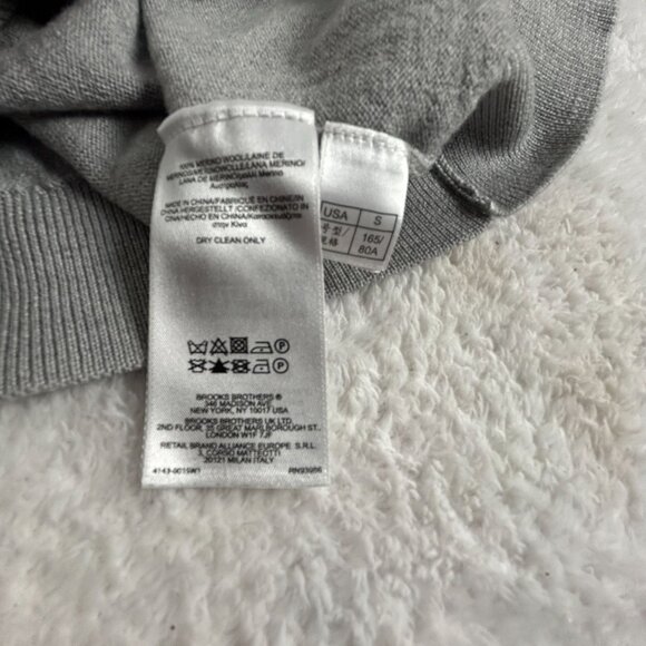 346 Brooks Brothers Womens Gray V-Neck Sweater Merino Wool Size Small Pullover - Picture 4 of 7